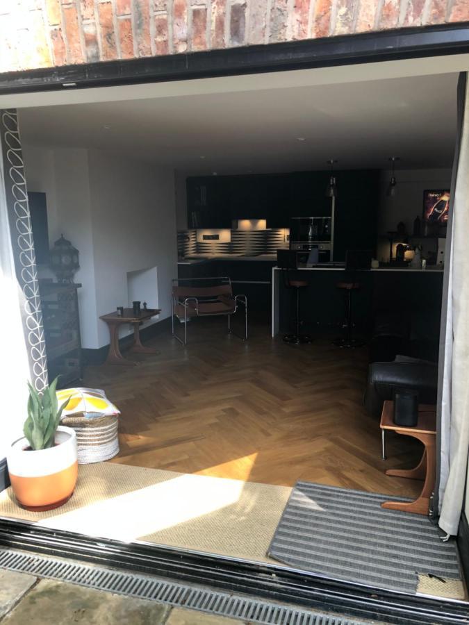 Apartment Chorlton Garden Rooms. Relax, Work, And Play. *