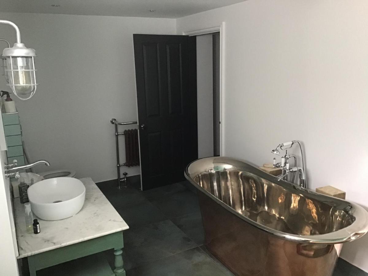 Chorlton Garden Rooms. Relax, Work, And Play. Manchester