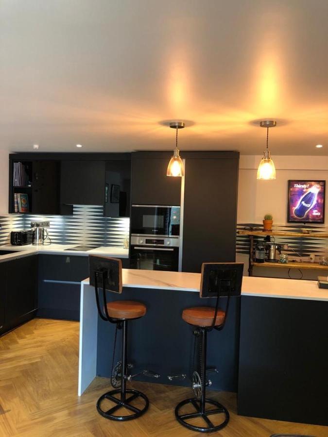 Chorlton Garden Rooms. Relax, Work, And Play. Apartment